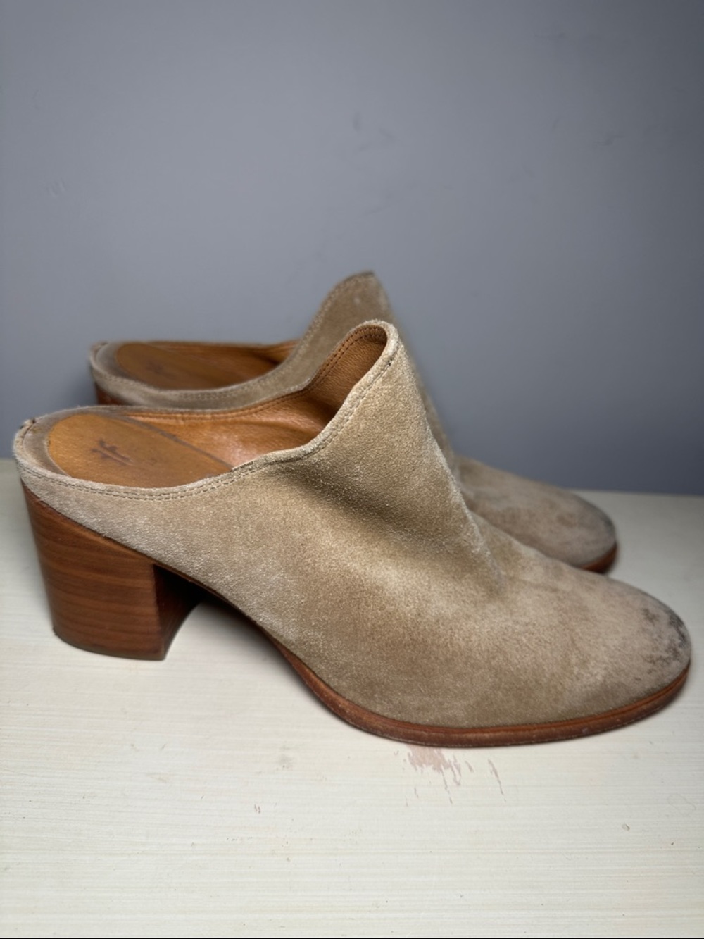 Frye Suede Naomi beige Slip-On Block Heel Mules